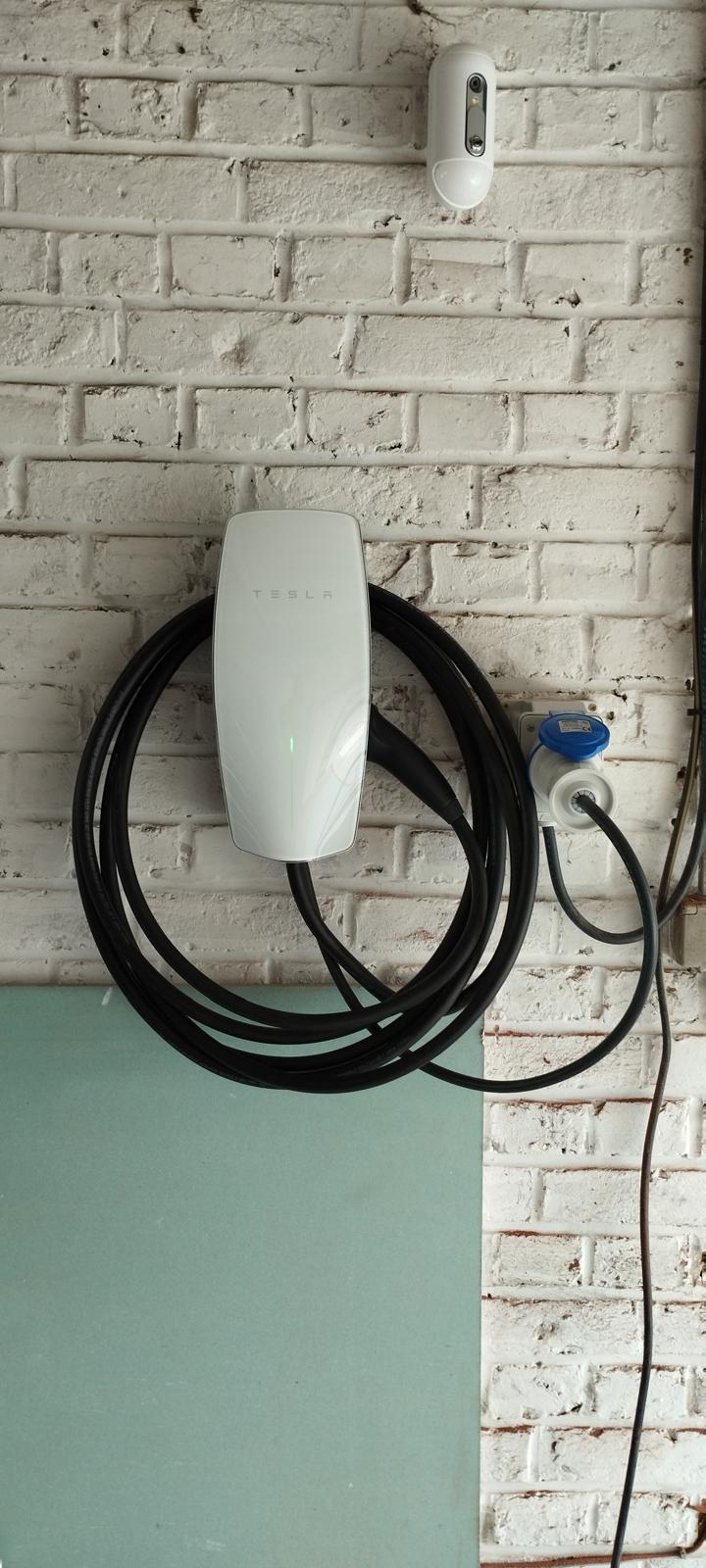 Borne de recharge particulier dans garage 